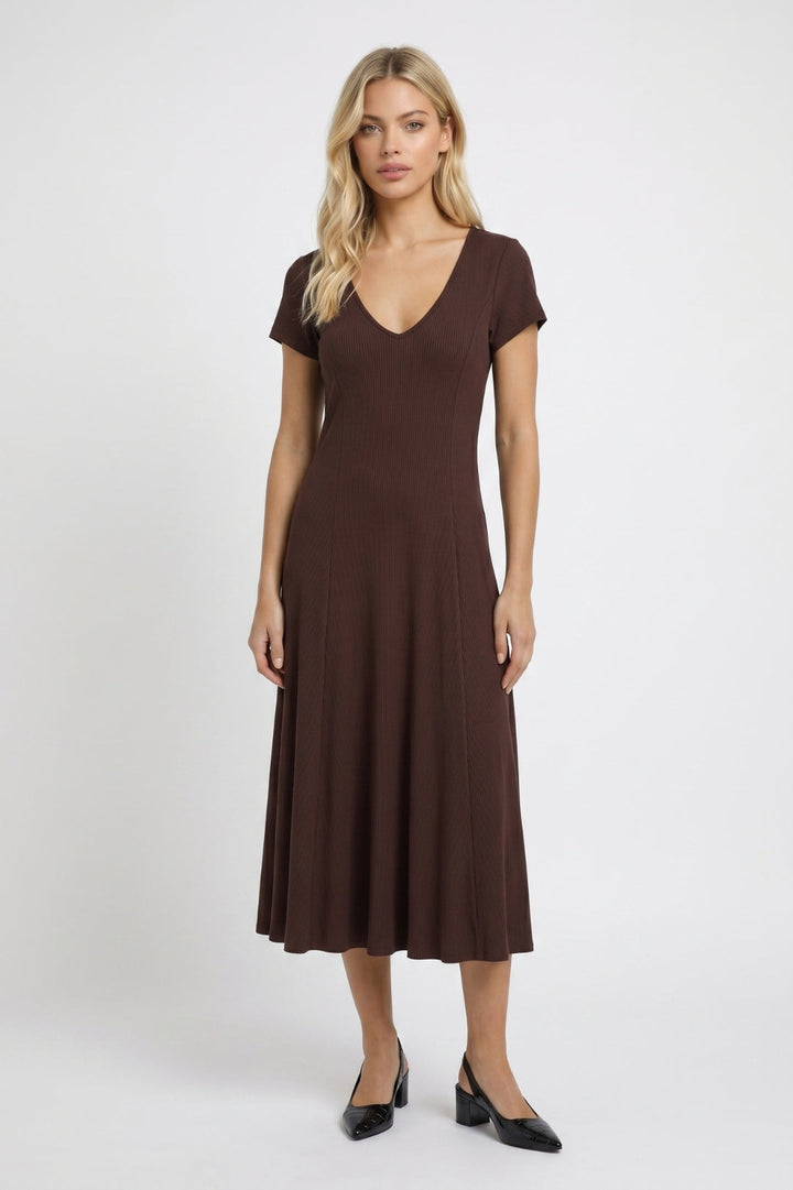Vielseitiges Damenkleid | Midi-Länge, V-Ausschnitt und kurze Ärmel, ausgestellt geschnitten