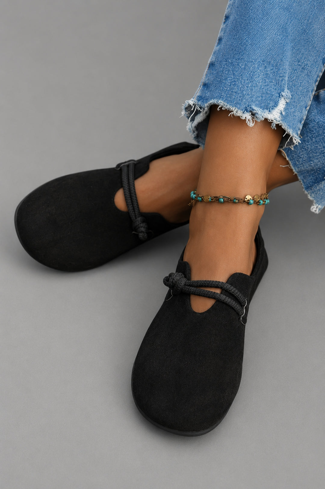 Flache Damensandalen mit bequemer Passform | Elastisches Riemchen, geschlossene Spitze, weiche Verarbeitung
