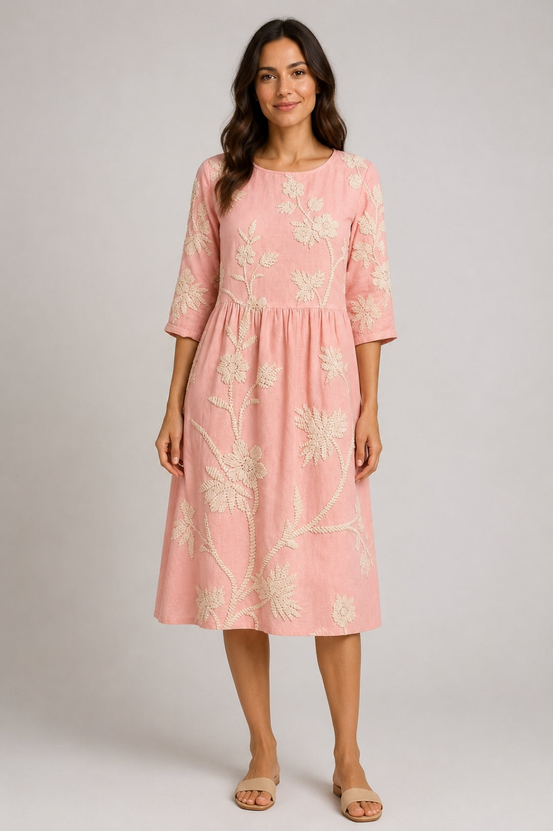 Boho-Midi-Kleid für Damen aus Leinen mit Blumenstickereien und eleganter geraffter Taille