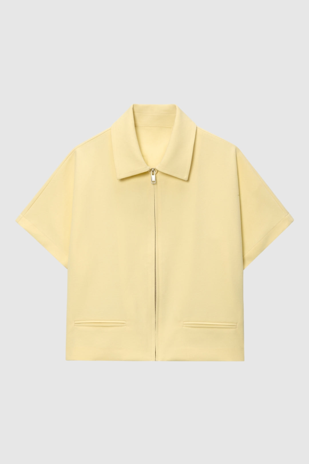 Kurze Damenjacke | Reißverschluss vorne, Reverskragen, kurze Ärmel, lässiger Stil