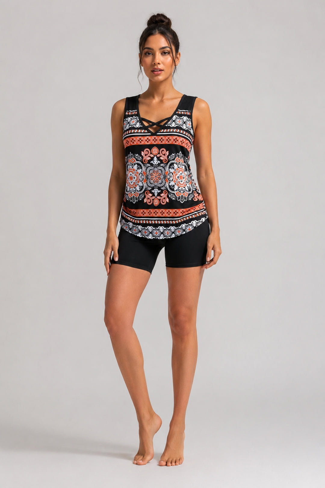 Damen-Badeanzug in figurbetonter Passform | Bedruckter Tankini und figurformende Shorts
