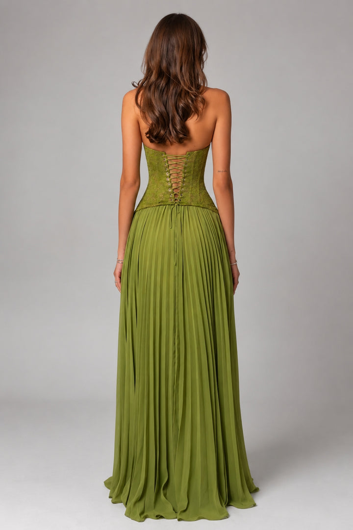 Elegantes, ausgestellt geschnittenes Damenkleid | Olivgrünes Maxikleid mit schmalen Trägern, besticktem Oberteil und plissiertem Rock
