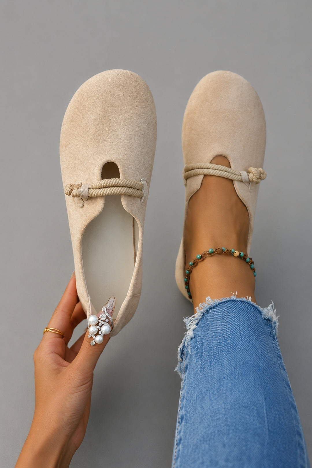Flache Damensandalen mit bequemer Passform | Elastisches Riemchen, geschlossene Spitze, weiche Verarbeitung