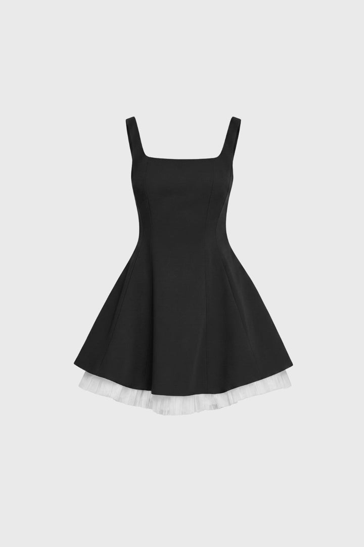 Kurz geschnittenes, ausgestelltes Kleid für Damen | V-Ausschnitt, breite Träger und romantisches Kontrastdetail