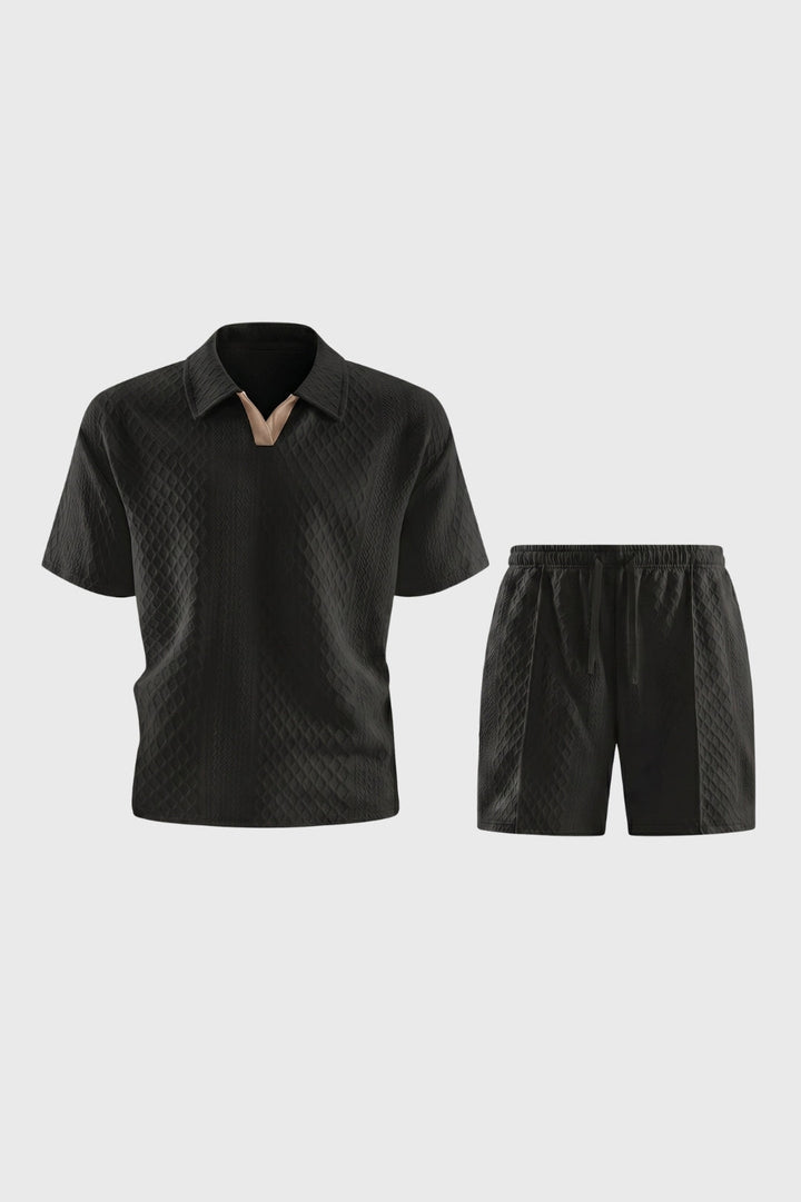 Herren-Set im lässig-schicken Stil | Kurzärmeliges Polohemd | Passende Shorts | Reliefstruktur