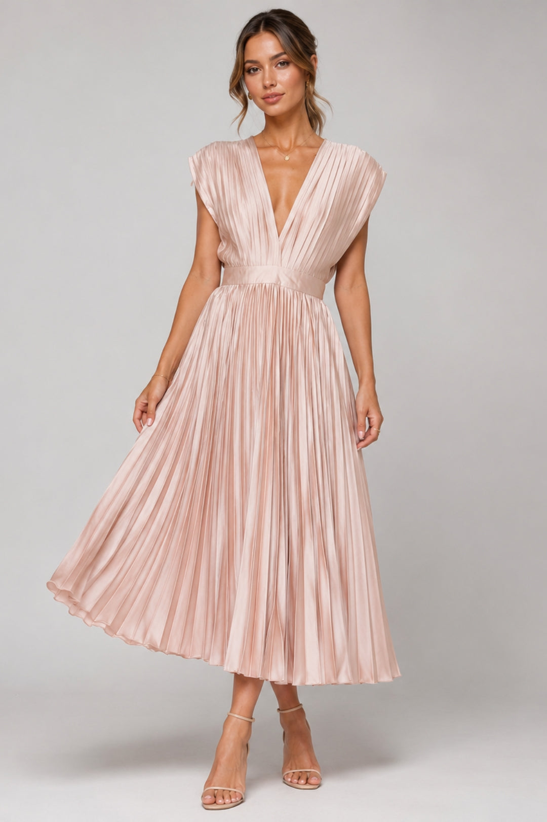 Elegantes, ausgestellt geschnittenes Damenkleid | Plissiert | V-Ausschnitt | Betonte Taille | Fließender Midi-Rock | Hochzeitsgäste