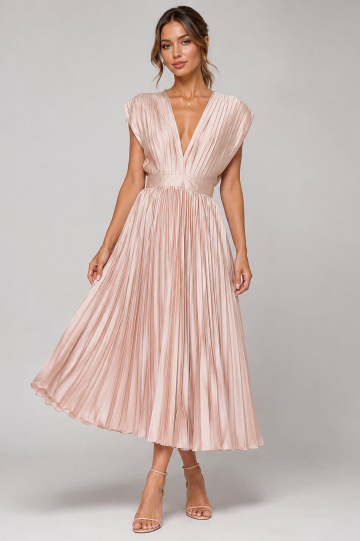 Elegantes, ausgestellt geschnittenes Damenkleid | Plissiert | V-Ausschnitt | Betonte Taille | Fließender Midi-Rock | Hochzeitsgäste