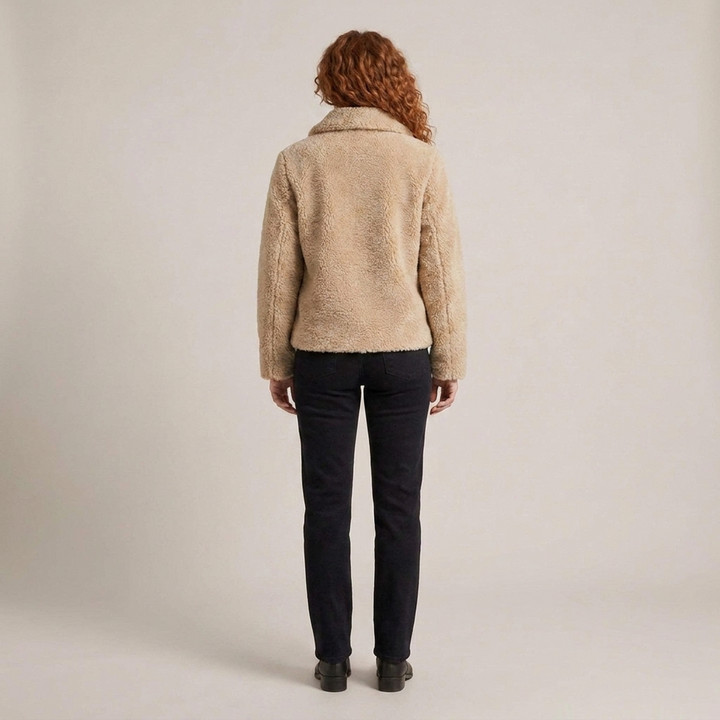 Arnhilde | Damenjacke mit Teddystruktur und Knebelverschlüssen Teddyjacke