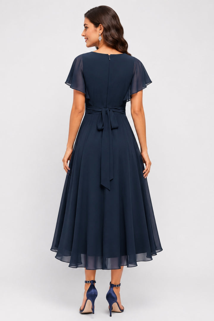 Fließendes Damenkleid | V-Ausschnitt mit Voile | Kurze Ärmel | Asymmetrischer Saum | Hochzeitsgäste