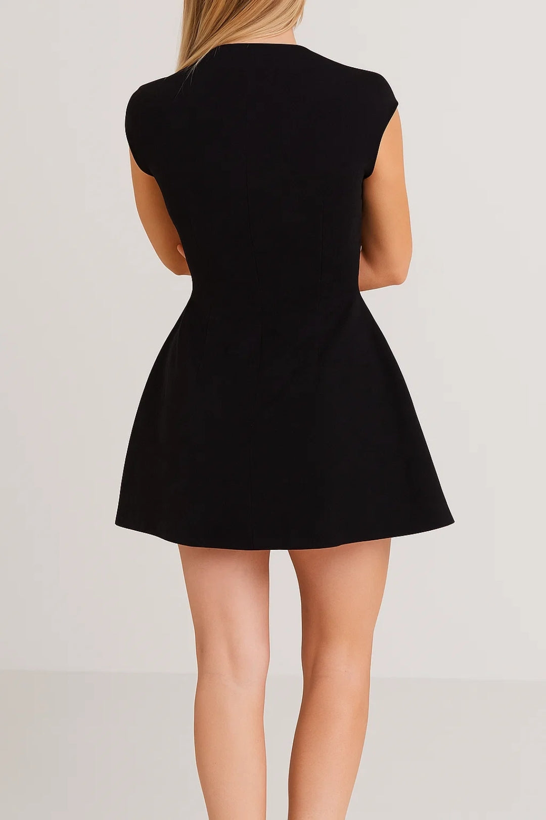 Kurzes Damenkleid Schwarz | Stehkragen | Betonte Taille | Elegant für Abend &amp; Events