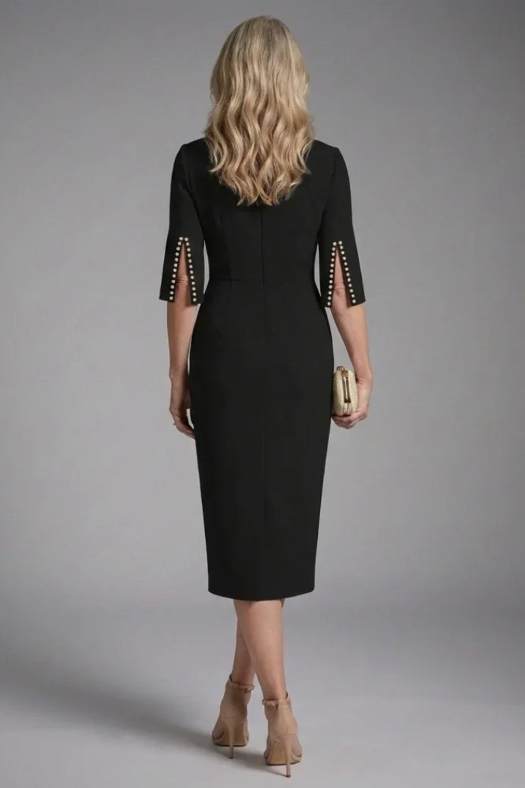 Figurbetontes Hochzeitsgastkleid für Damen | Schwarz, Midi-Länge, ausgestellte Ärmel und Perlenverzierung