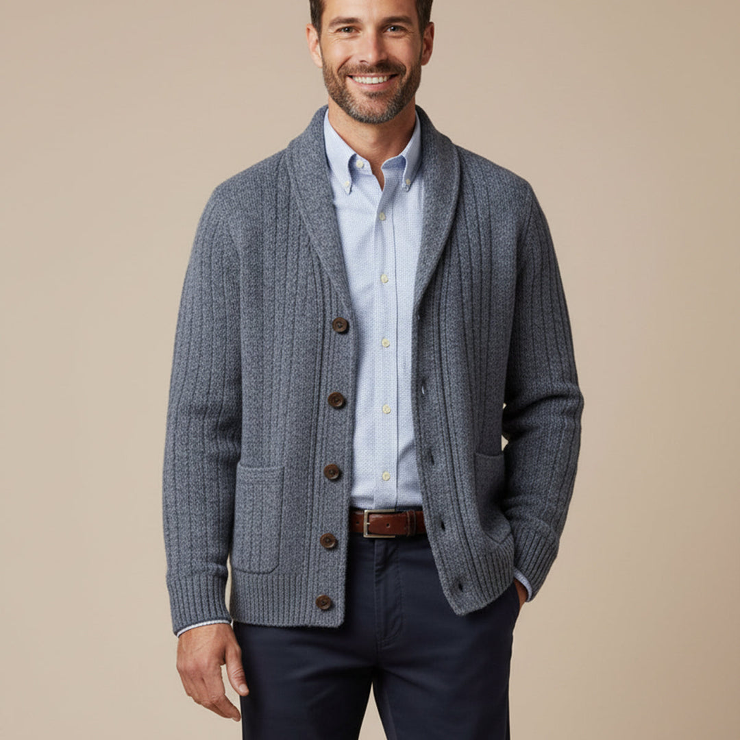 Achatius | Herren Strickjacke mit Zopf und Schalkragen